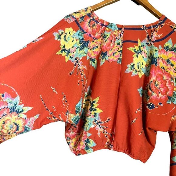 3 for $30! Flying tomato floral patterned blouse - Picture 6 of 7